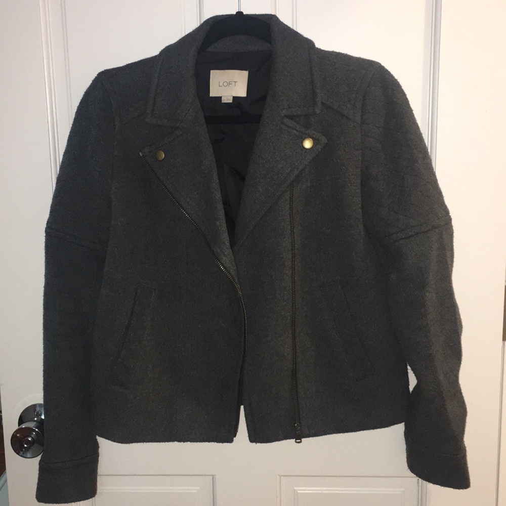 Gray zipper jacket